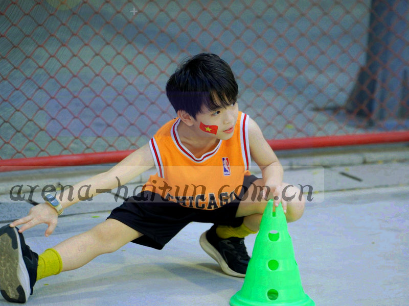 数据图表覆盖在运动背景上